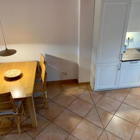 Ferienhaus Mit Bootssteg Am See In ไรน์สแบร์ก ภายนอก รูปภาพ