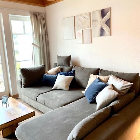 Ferienhaus Mit Bootssteg Am See In ไรน์สแบร์ก ภายนอก รูปภาพ