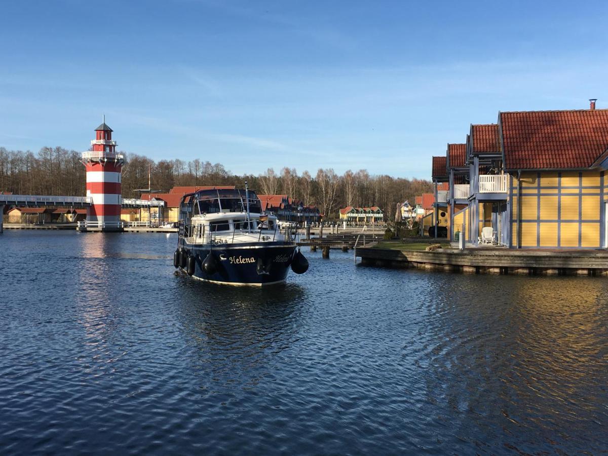 Ferienhaus Mit Bootssteg Am See In ไรน์สแบร์ก ภายนอก รูปภาพ