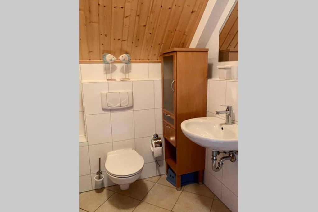 Ferienhaus Mit Bootssteg Am See In ไรน์สแบร์ก ภายนอก รูปภาพ