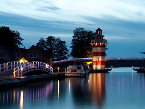 Ferienhaus Mit Bootssteg Am See In ไรน์สแบร์ก ภายนอก รูปภาพ