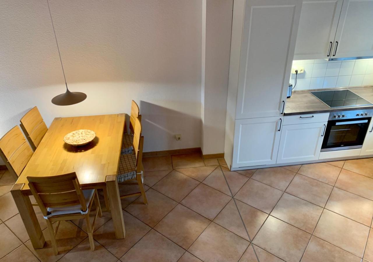 Ferienhaus Mit Bootssteg Am See In ไรน์สแบร์ก ภายนอก รูปภาพ