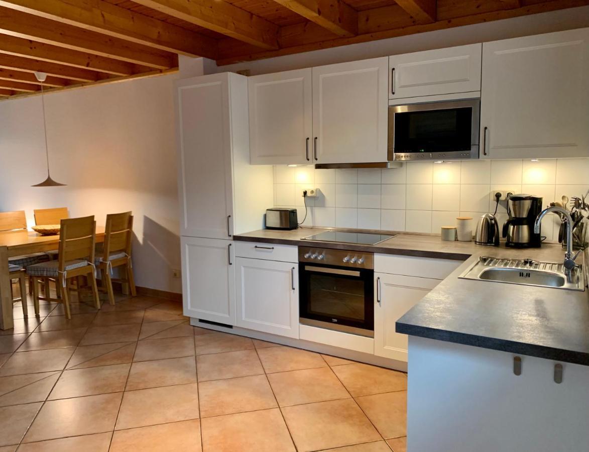 Ferienhaus Mit Bootssteg Am See In ไรน์สแบร์ก ภายนอก รูปภาพ
